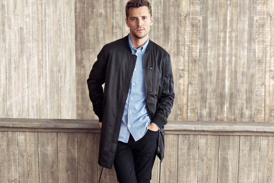 H&M Men Embraces the Trendy Long T-Shirt – The Fashionisto