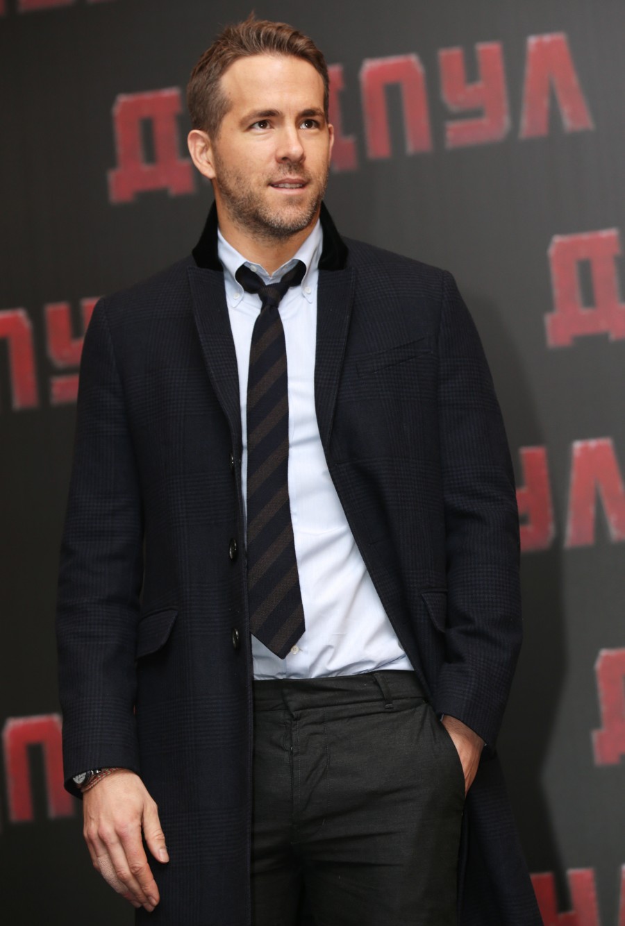 Ryan Reynolds Promotes Deadpool In Moscow Wears Moncler The Fashionisto 
