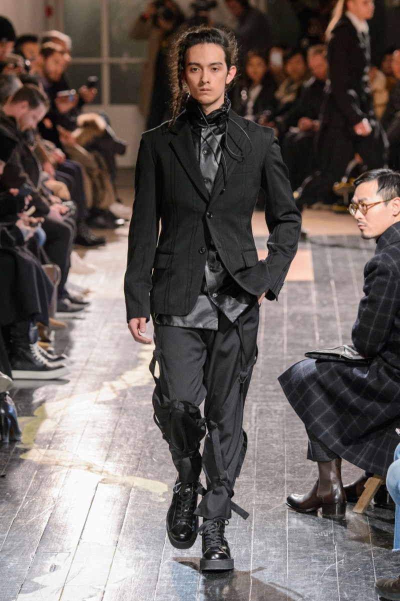 Yohji Yamamoto 2016 Fall/Winter Men's Collection