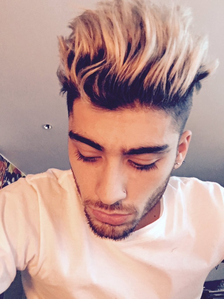 Zayn Malik Dyes Hair Pink Talks Pillowtalk With The Sunday Times The Fashionisto 