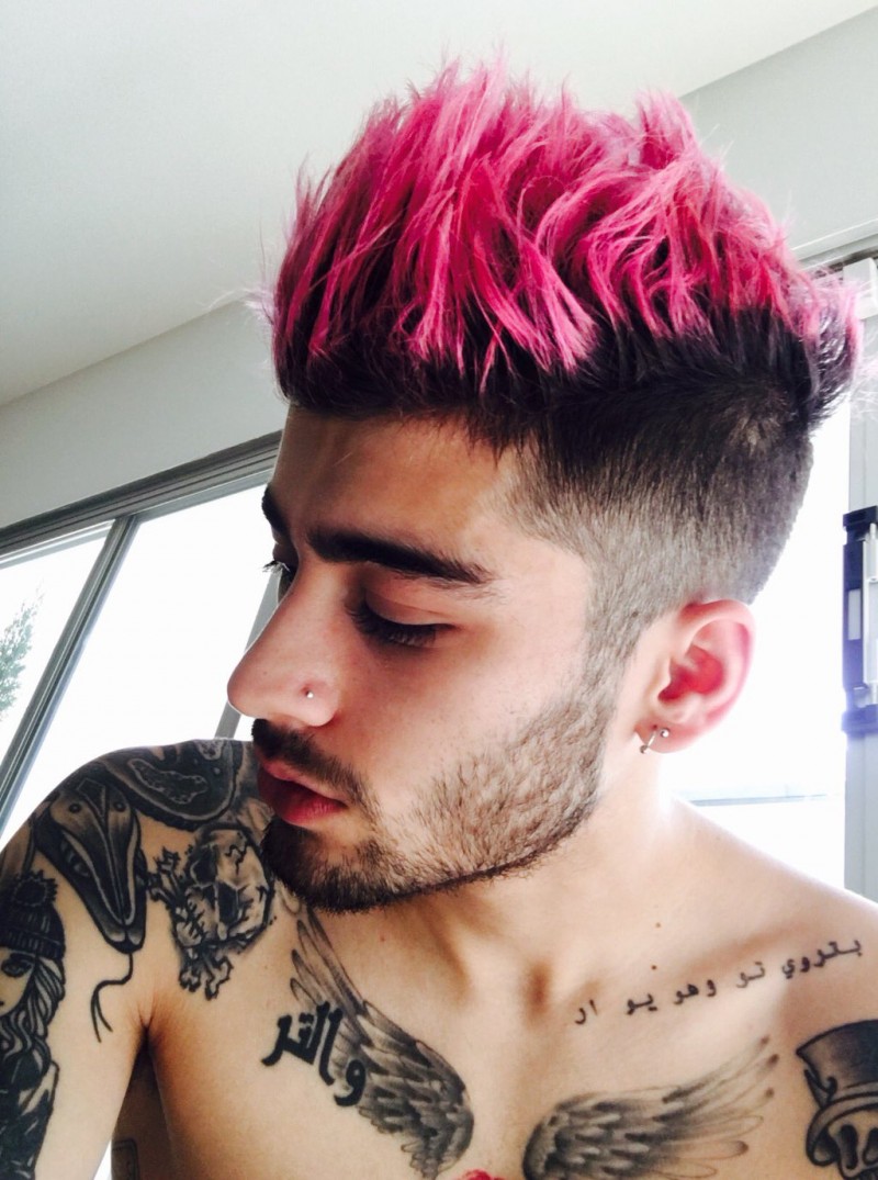 Zayn Malik Dyed His Hair Pink Just in Time for Valentine's Day | Glamour