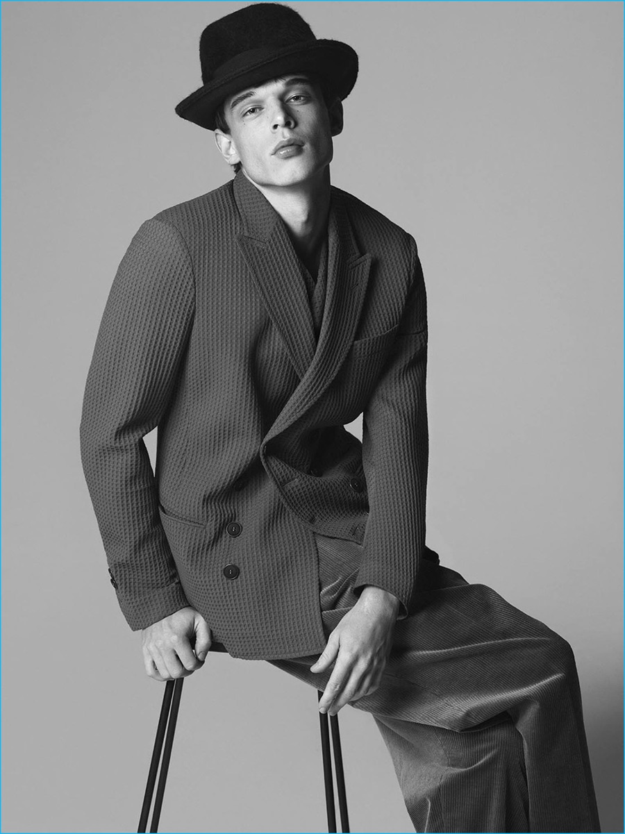 Giorgio Armani Unveils Chic Fall Preview The Fashionisto