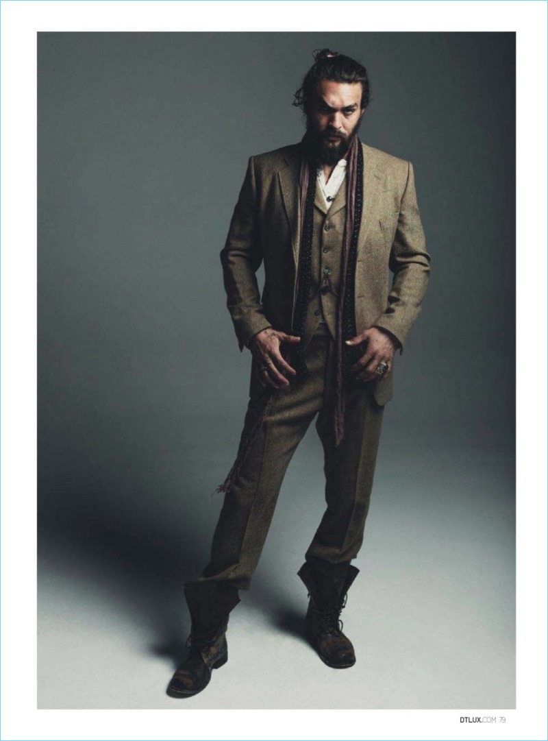 Connecting with DT Spain, Jason Momoa appears in the magazine's October 2017 issue.