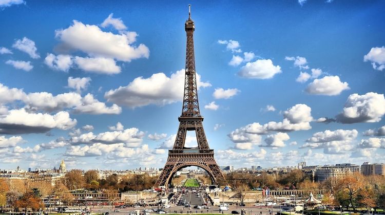 Picture of the Eiffel Tower in Paris, France