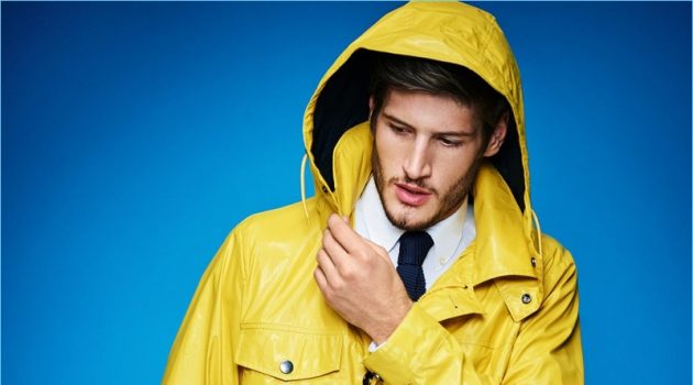 Ryan Tift makes a statement in BOSS' yellow waxed cotton field jacket.