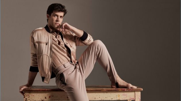 Connecting with Prestige Hong Kong, Roberto Bolle wears a jacket and shirt by Bottega Veneta. He also sports Fendi trousers.