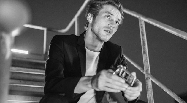 Jules Raynal stars in the fragrance campaign of s.Oliver Black Label.