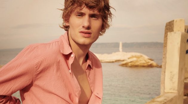 Lemmie van den Berg sports a summer-inspired look from American Vintage.