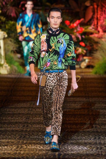 Dolce & Gabbana Goes Tropical for Spring 2020  Tropical fashion,  Womenswear fashion, Fashion