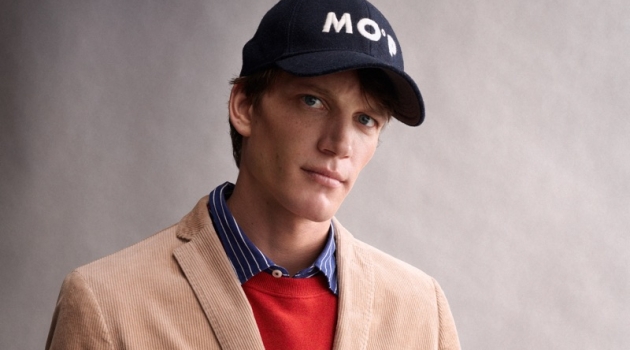 A smart vision, Florian Van Bael dons a corduroy blazer from Marc O'Polo.