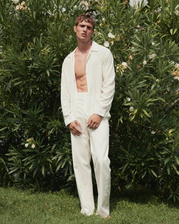 Julian Schneyder 2019 Essential Homme Editorial