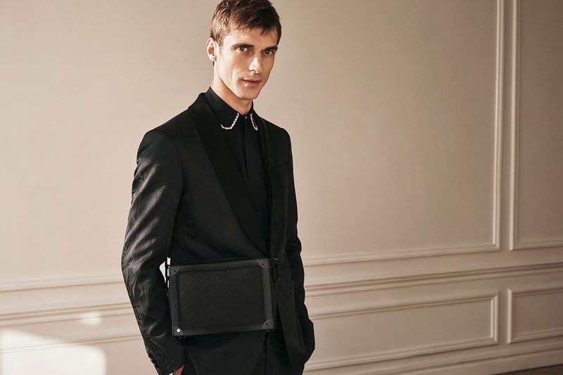 Louis Vuitton lv clutch purse  Louis vuitton bag, Lv clutch, Mens  accessories fashion
