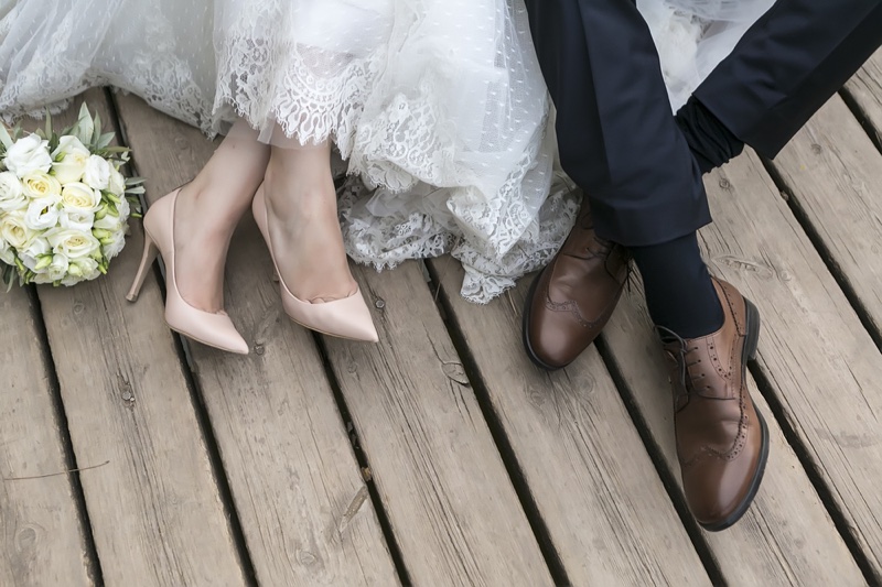 wedding shoes with dress
