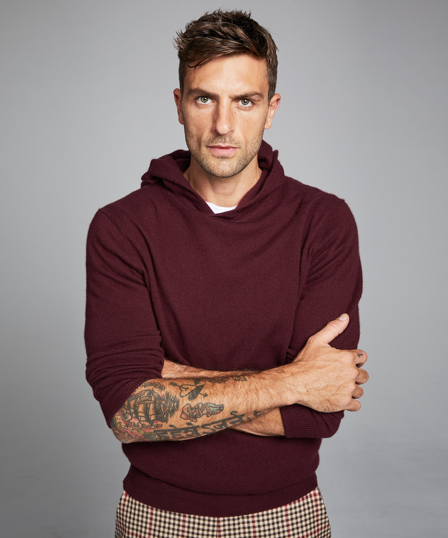 Cashmere Hoodie in Burgundy | The Fashionisto