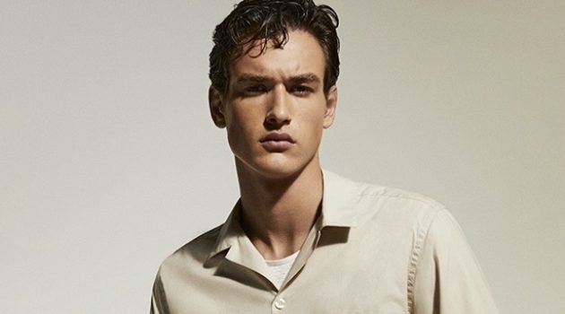 Jegor Venned is a chic vision in a neutral-colored ensemble for Liu Jo Uomo's spring-summer 2020 campaign.