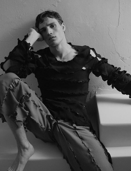 Julian Schneyder 2021 Les Hommes Publics Editorial