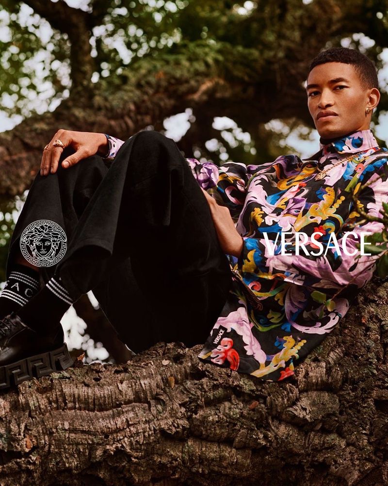 Versace Pre-Fall 2021 Lookbook (Versace)