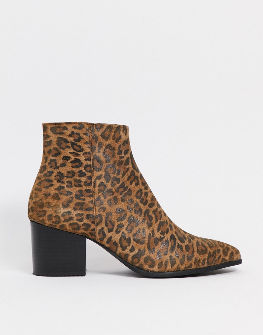 ASOS DESIGN heeled chelsea boots with pointed toe in leopard print ...