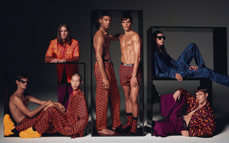 Versace Seduces Audiences with Fall-Winter 2022 Collection – The Laterals