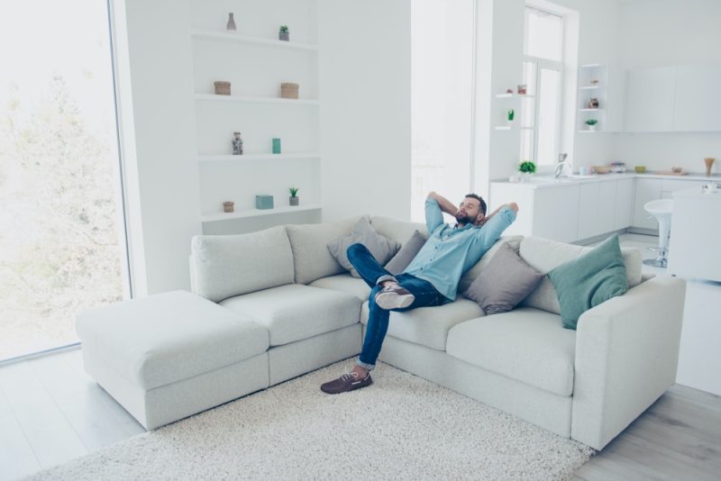 Masculine Home Decor Ideas The Fashionisto   Man In Modern Living Room White 800x534 