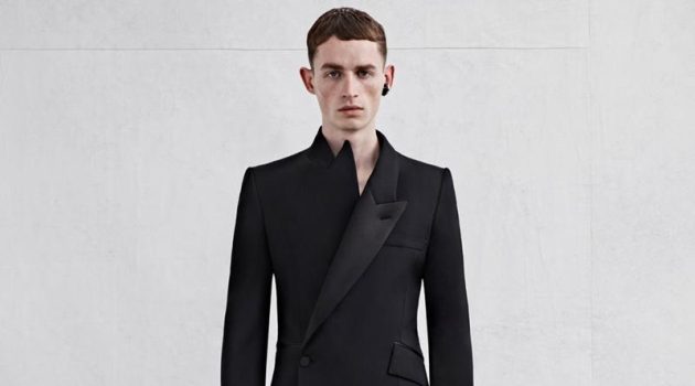 Alexander McQueen Collection Men Spring Summer 2023 Lookbook 001