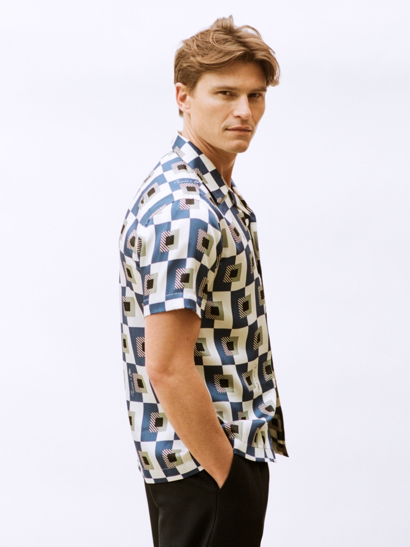 REISS x CHÉ Collaboration 2022 Collection Oliver Cheshire Model