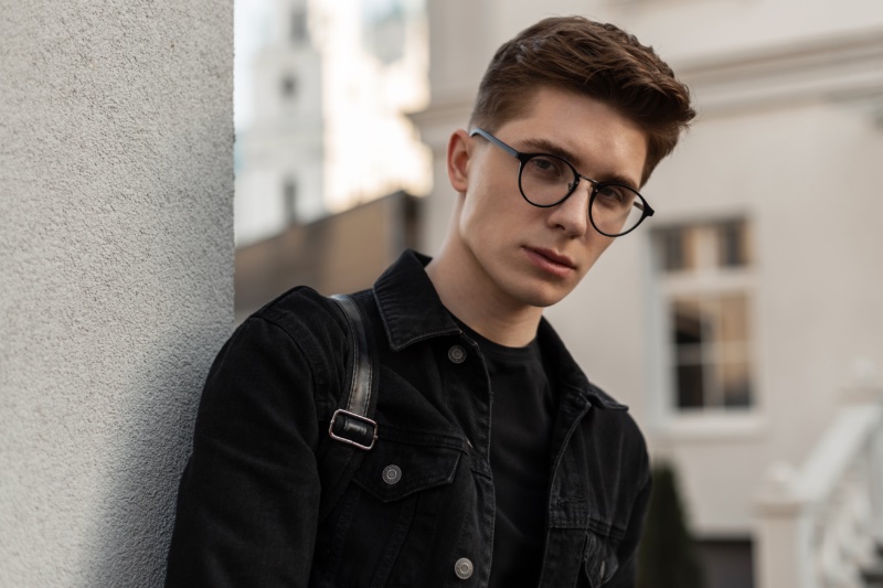 Why Men Should Purchase Reading Glasses – The Fashionisto
