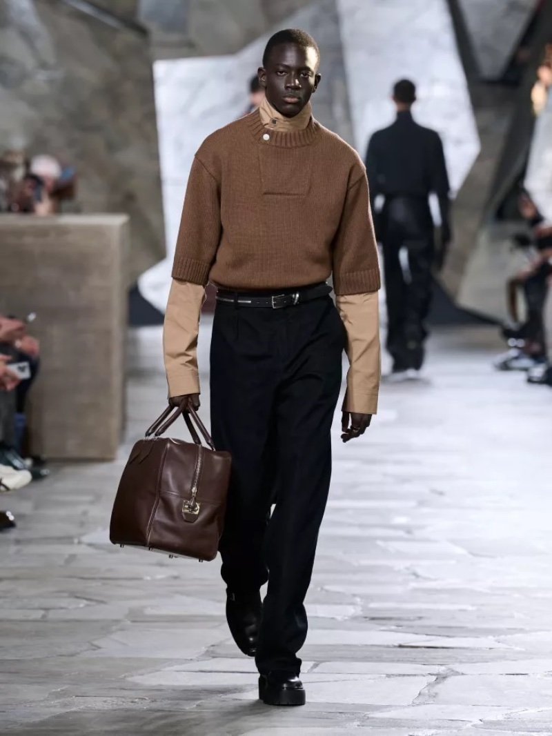 Hermes Mini Lindy in 2023  High fashion men, Mens outfits, Guys with style