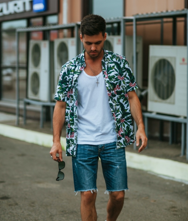 DIY: FLORAL PANTS FOR THE SUMMER  Mens outfits, Mens fashion inspiration,  Stylish mens outfits