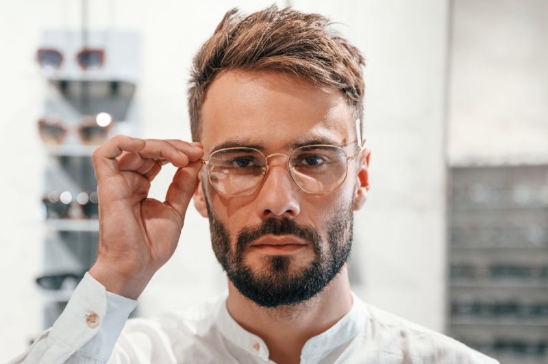 Spotting the Hottest Trends' for Men's Glasses