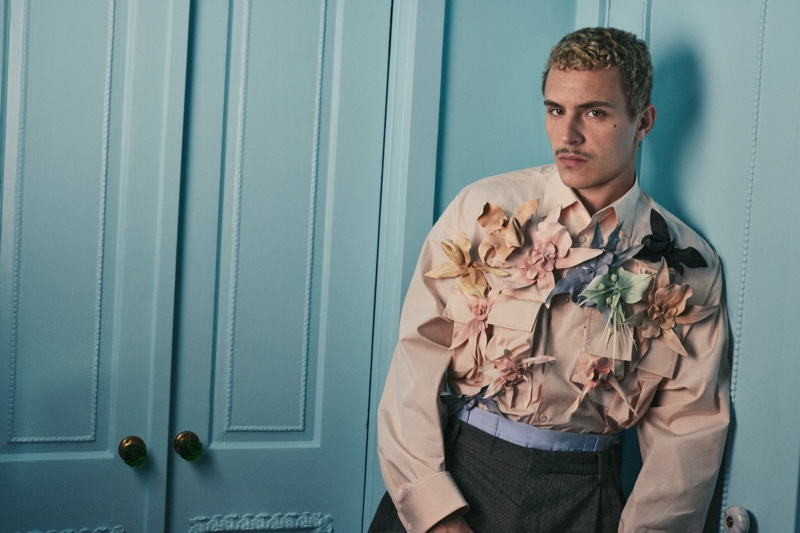 Channeling a dandy flair, Arón Piper wears a Prada outfit. 