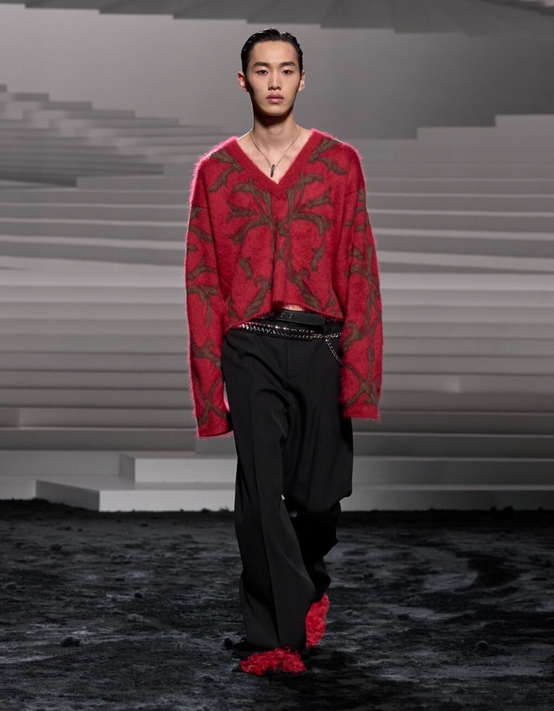 Versace fall-winter 2024 collection men's v-neck sweater