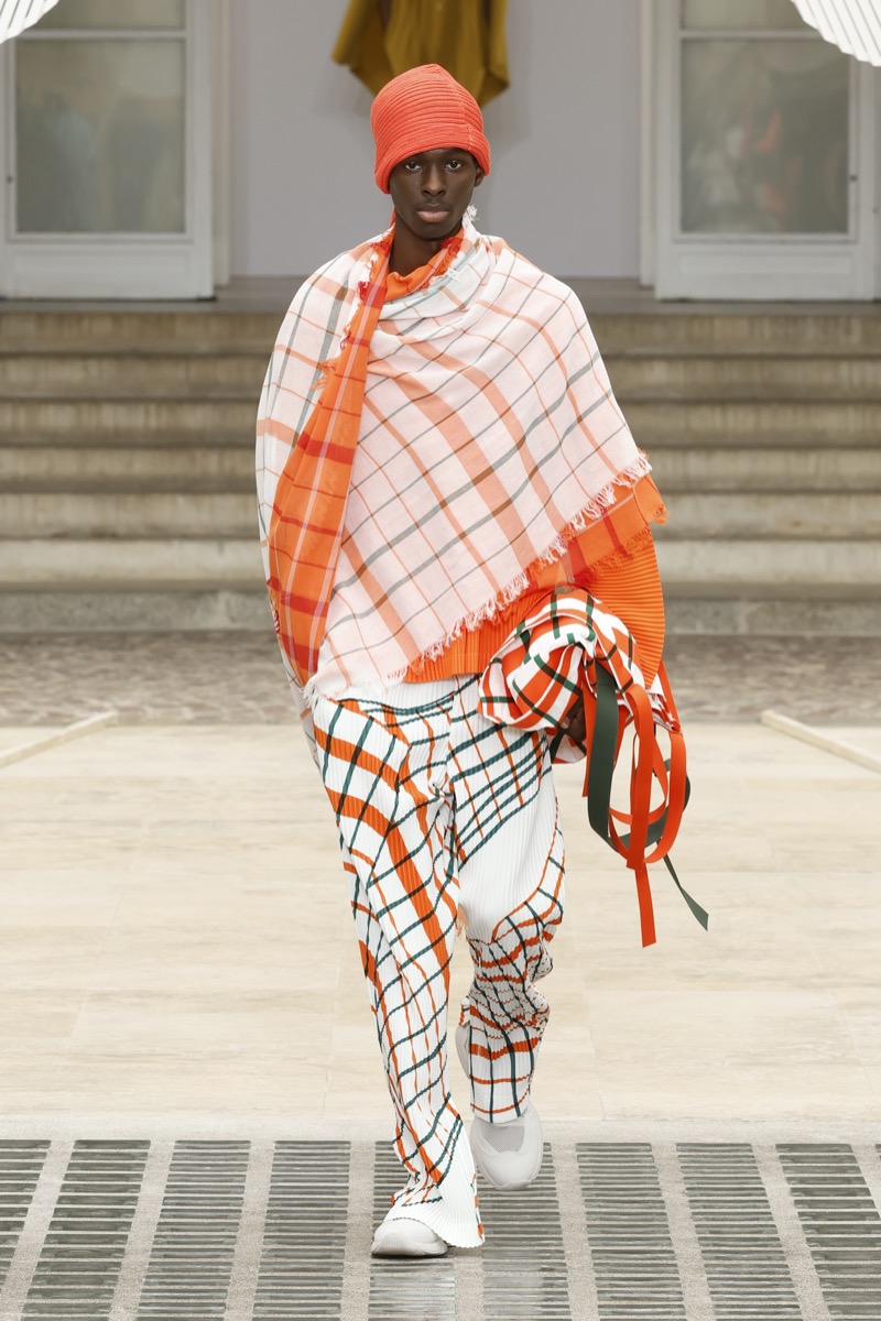 Homme Plisse Issey Miyake Spring Summer 2025 Collection 003