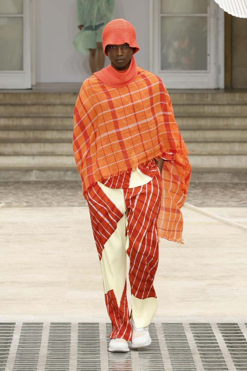 Homme Plisse Issey Miyake Spring Summer 2025 Collection 005