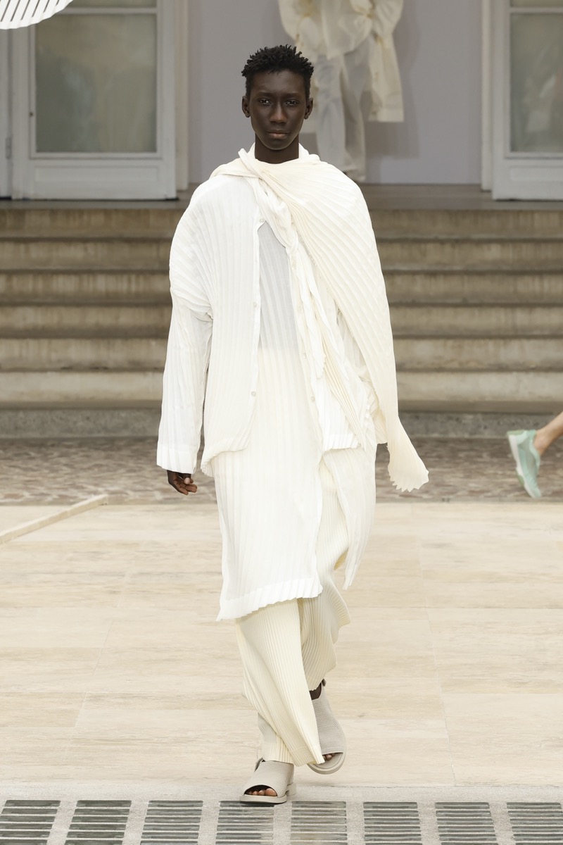 Homme Plisse Issey Miyake Spring Summer 2025 Collection 010