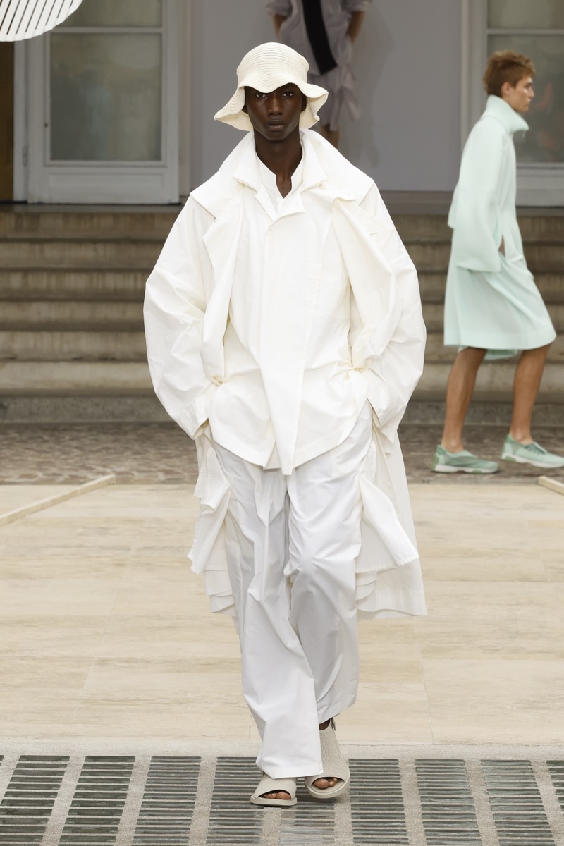 Homme Plisse Issey Miyake Spring Summer 2025 Collection 011