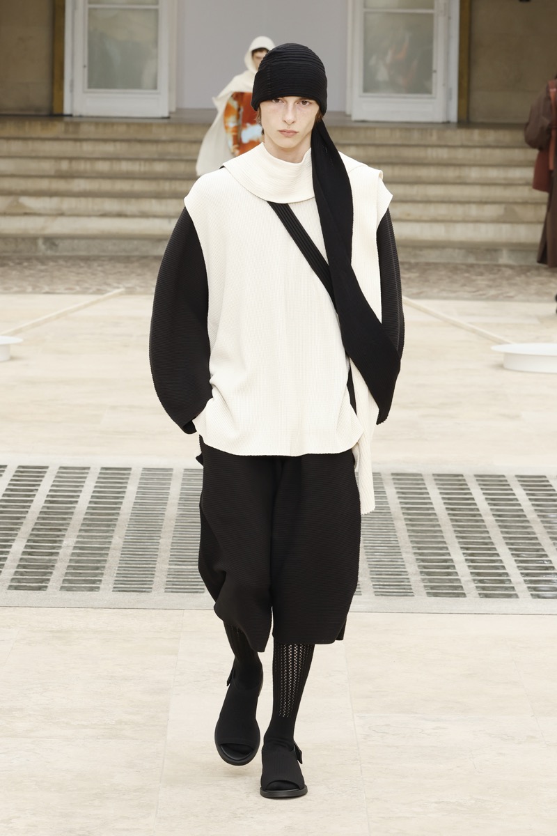 Homme Plisse Issey Miyake Spring Summer 2025 Collection 020
