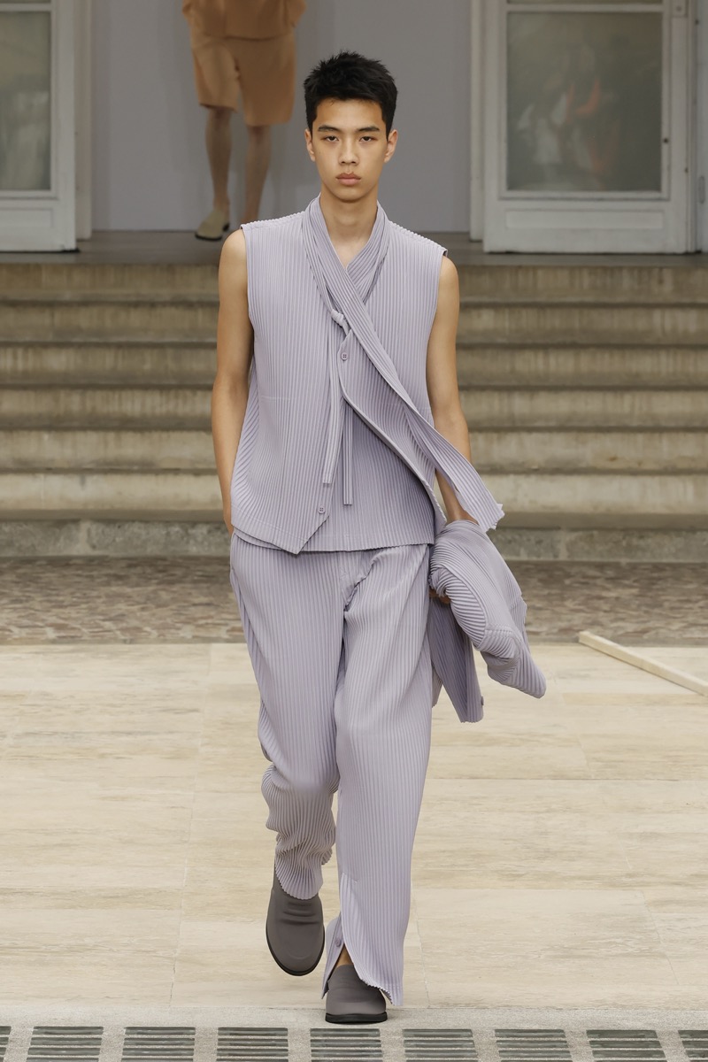 Homme Plisse Issey Miyake Spring Summer 2025 Collection 025