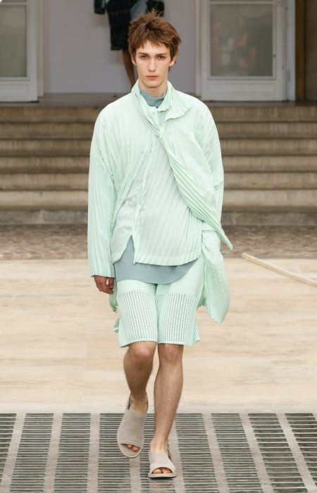 Homme Plisse Issey Miyake Spring Summer 2025 Collection