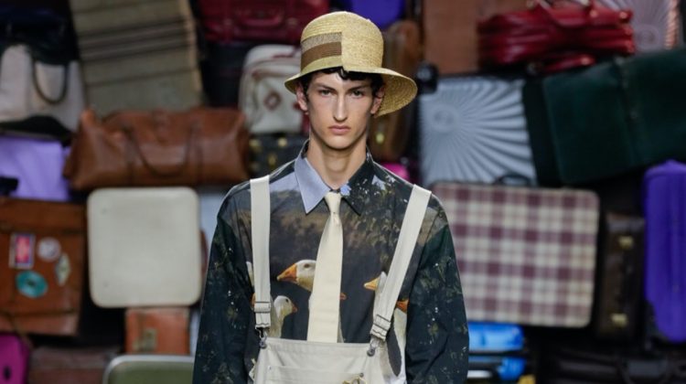 Moschino Spring 2025 Presents a Canvas for Individuality
