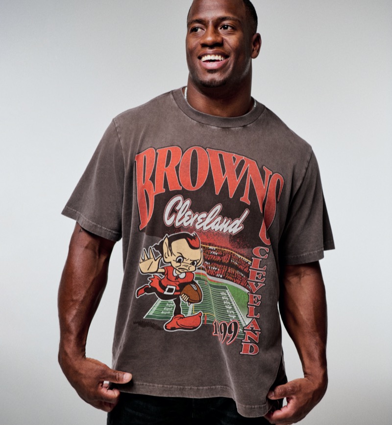 Nick Chubb Abercrombie & Fitch NFL Campaign Fall 2024 Cleveland Browns T-shirt