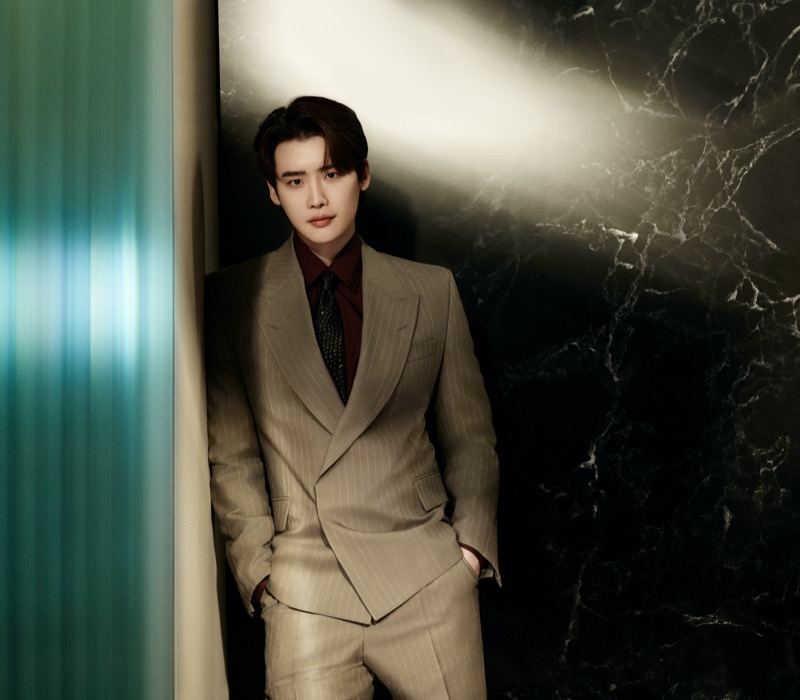 Donning a double-breasted suit, Lee Jong-suk fronts the BOSS fall-winter 2024 campaign.