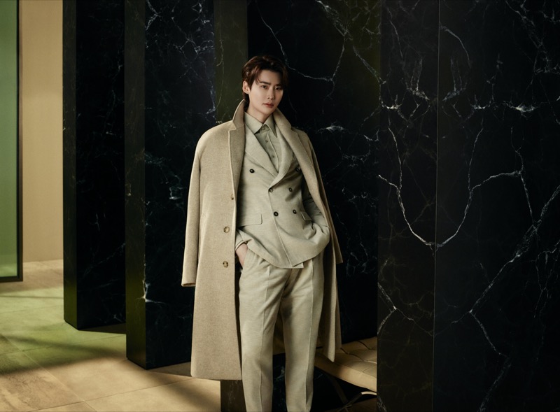 Lee Jong-suk embraces monochromatic dressing for the BOSS fall-winter 2024 campaign.