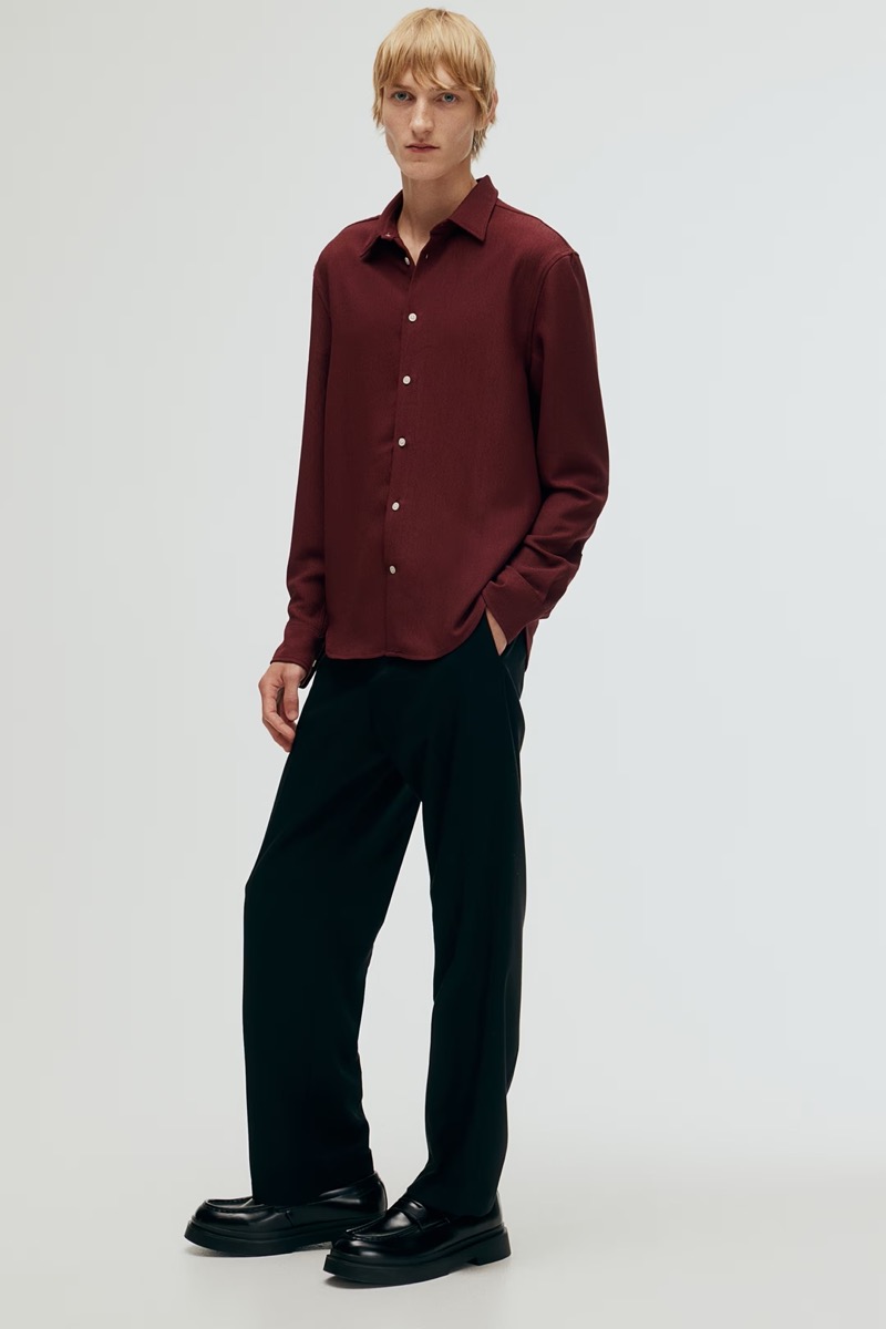 H&M proposes sleek, minimalist dressing with its wardrobe essentials.