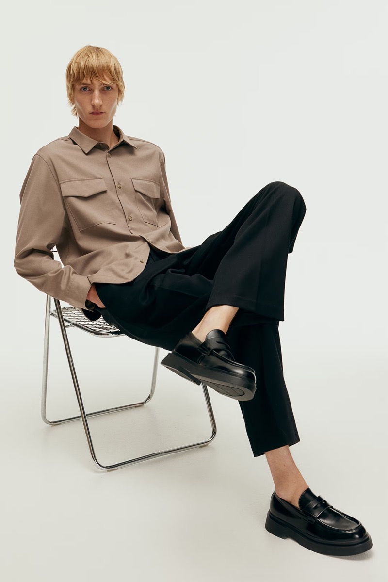 H&M courts a military aesthetic with its utility shirt in dark beige.