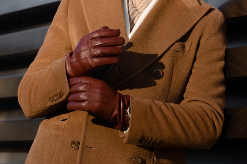 Style and utility come together with a sleek pair of leather gloves. 