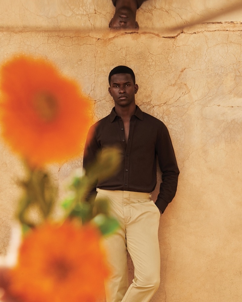 Orlebar Brown makes a chic style expression with a classic shirt and trousers.