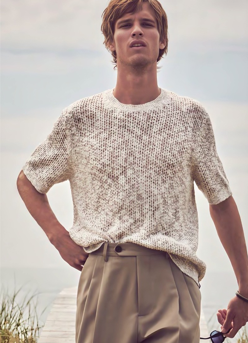 Yeray Allgayer makes a knit statement in Todd Snyder’s mesh slub tee. 