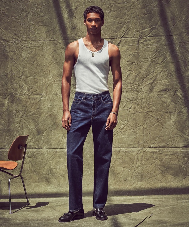 Todd Snyder’s Relaxed Selvedge jeans in the Indigo Rinse offer a versatile, everyday look.