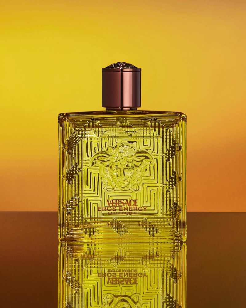 Versace Eros Energy channels the allure of the Mediterranean coastline. 